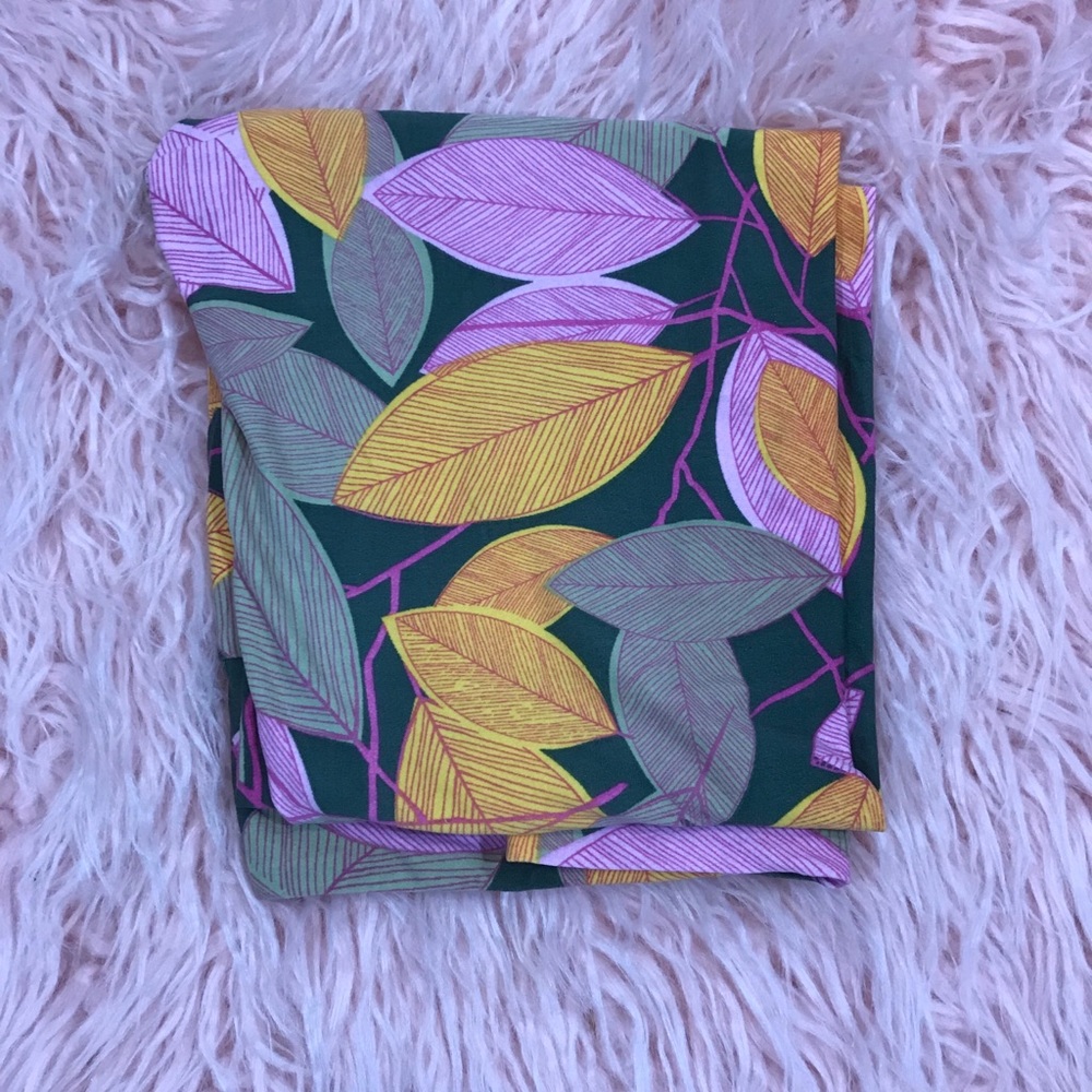 LuLaRoe NWOT OS (0-10) Leggings